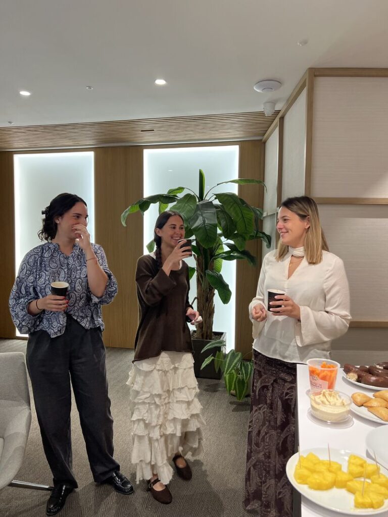 equipo desayuno jordi El primer impacto importa, y mucho.